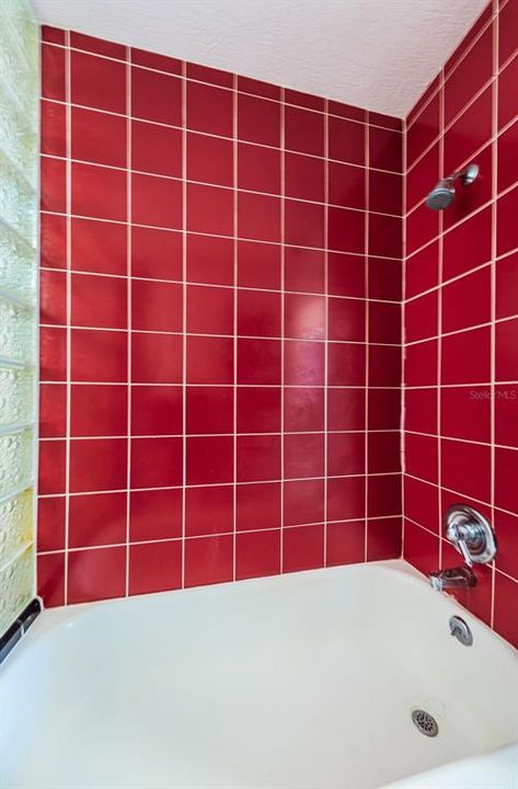 合同活跃: $400,000 (3 贝兹, 2 浴室, 1517 平方英尺)