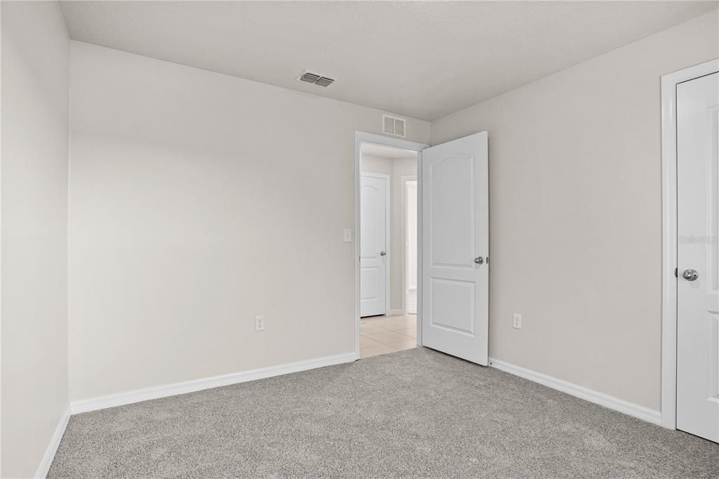 待售: $325,000 (4 贝兹, 2 浴室, 1842 平方英尺)