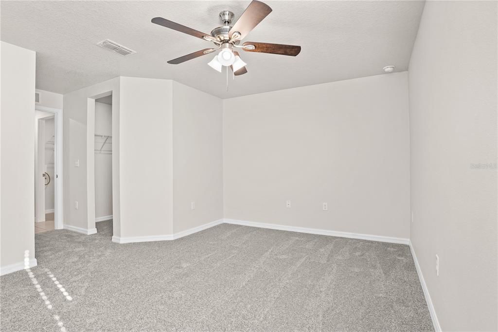 待售: $325,000 (4 贝兹, 2 浴室, 1842 平方英尺)