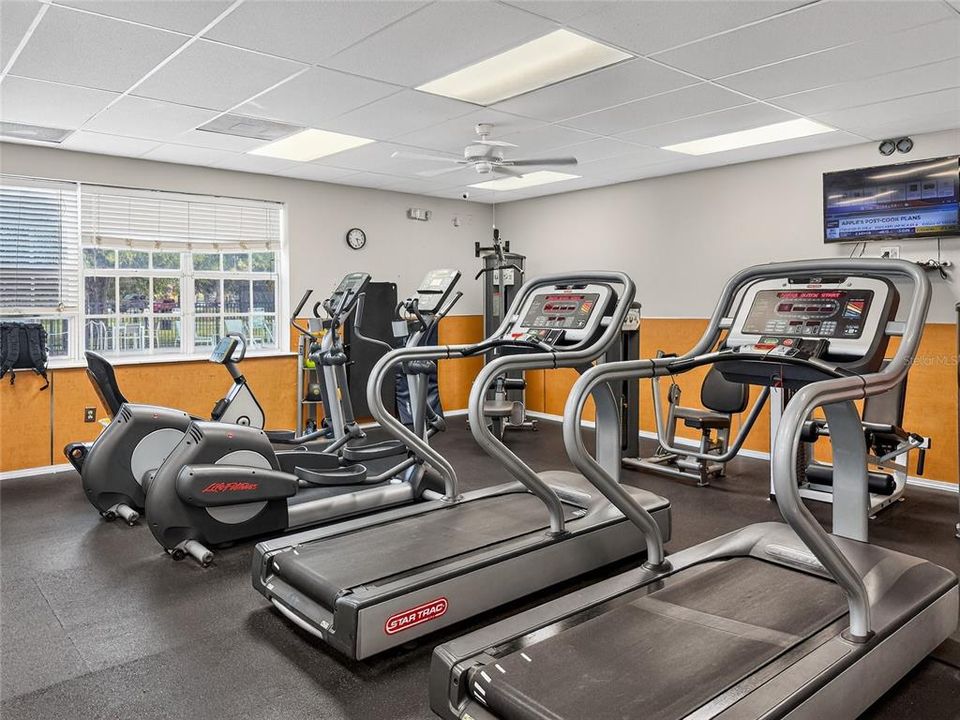 待售: $305,000 (2 贝兹, 2 浴室, 1326 平方英尺)