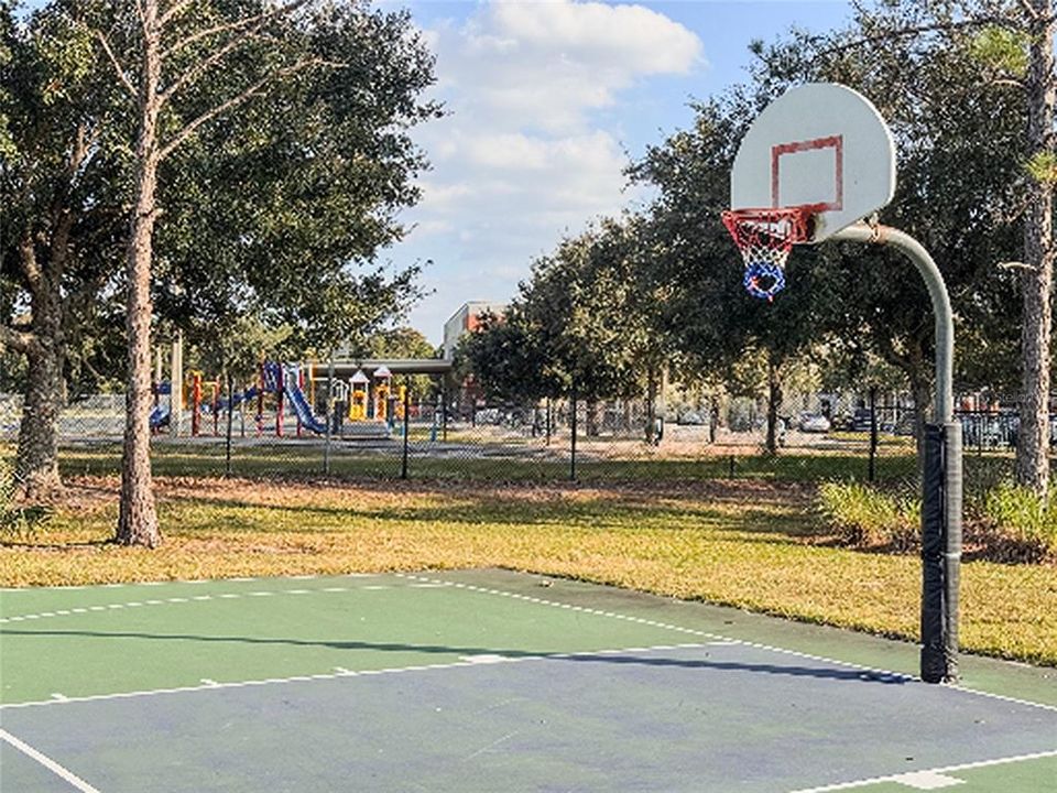 待售: $305,000 (2 贝兹, 2 浴室, 1326 平方英尺)