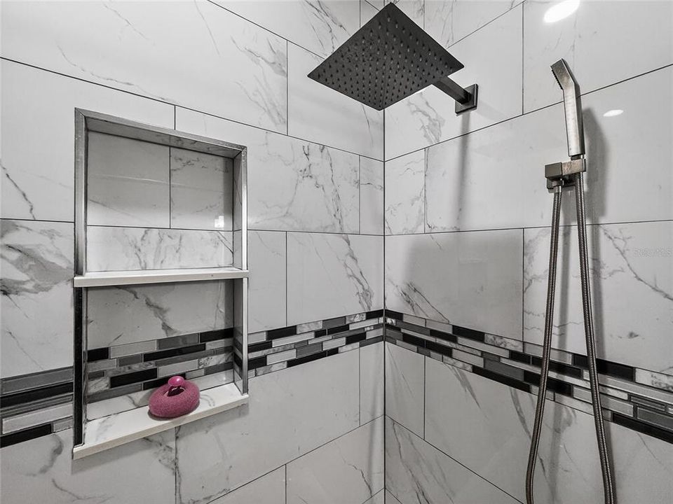 待售: $305,000 (2 贝兹, 2 浴室, 1326 平方英尺)