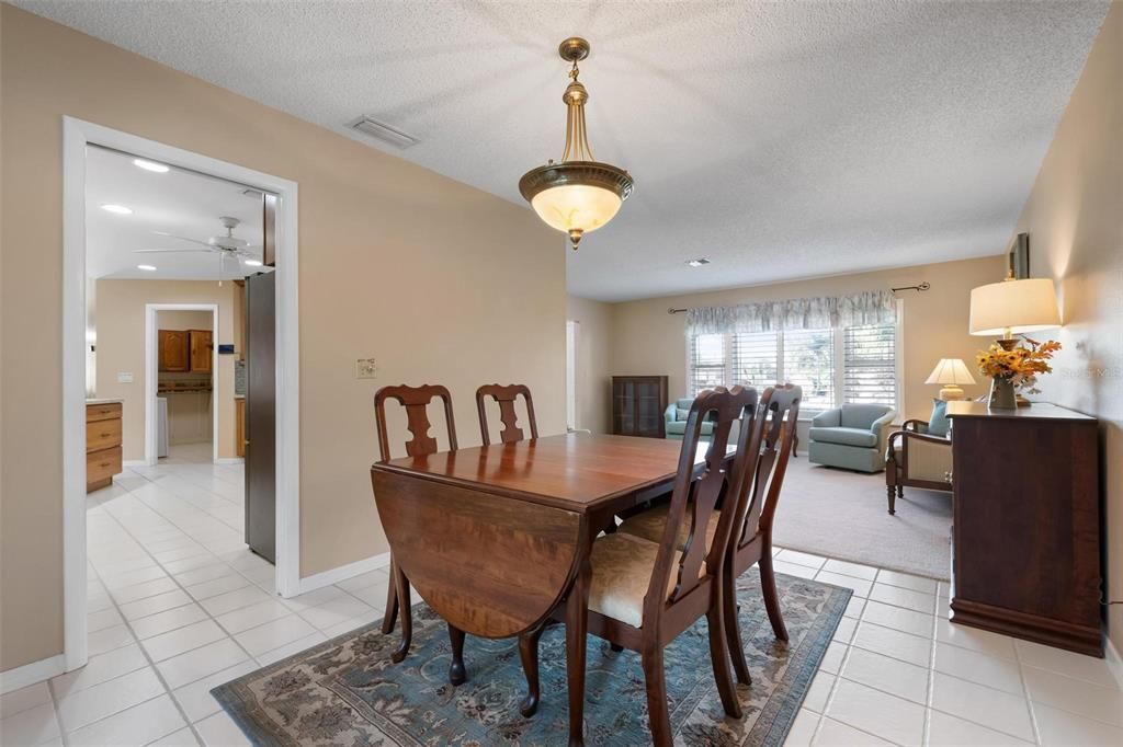 待售: $585,000 (3 贝兹, 2 浴室, 2078 平方英尺)