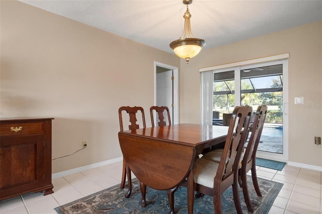 待售: $585,000 (3 贝兹, 2 浴室, 2078 平方英尺)