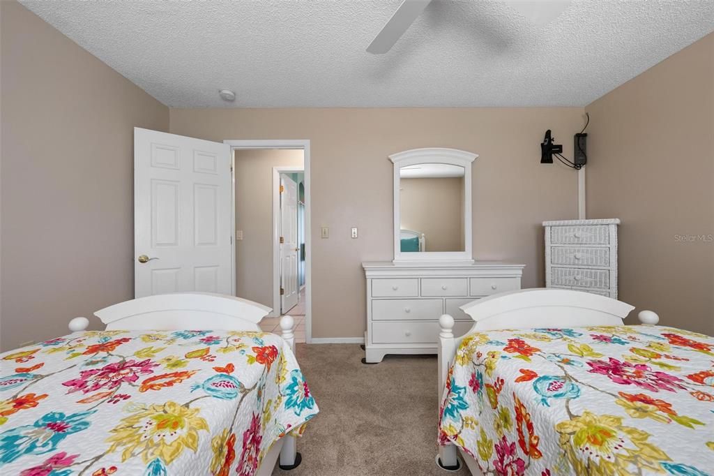 待售: $585,000 (3 贝兹, 2 浴室, 2078 平方英尺)