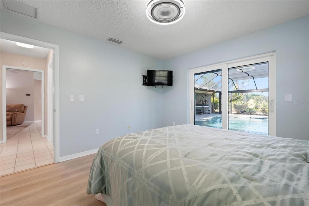 待售: $585,000 (3 贝兹, 2 浴室, 2078 平方英尺)