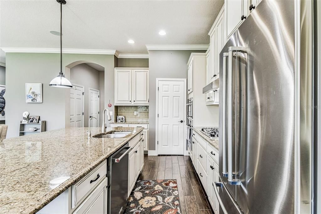 待售: $1,100,000 (3 贝兹, 3 浴室, 3676 平方英尺)