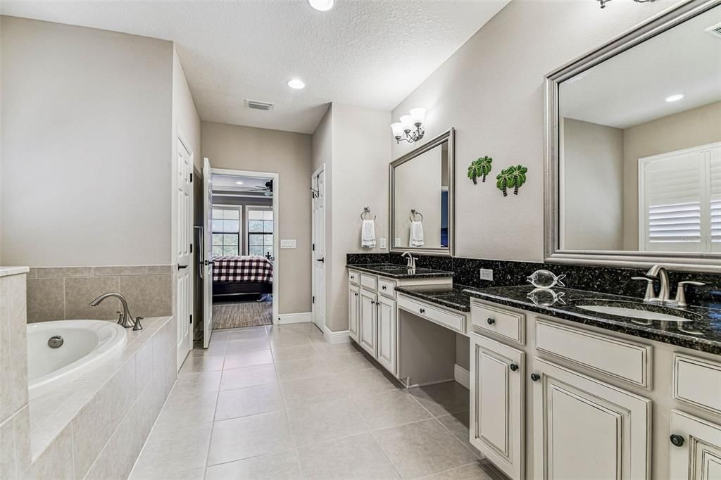 待售: $1,100,000 (3 贝兹, 3 浴室, 3676 平方英尺)