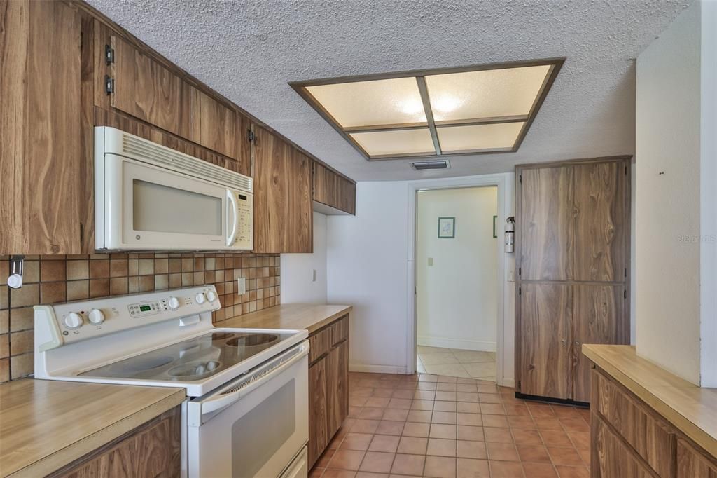 待售: $1,395,000 (3 贝兹, 2 浴室, 2076 平方英尺)