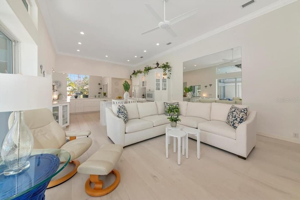 For Sale: $1,399,000 (5 beds, 3 baths, 2871 Square Feet)