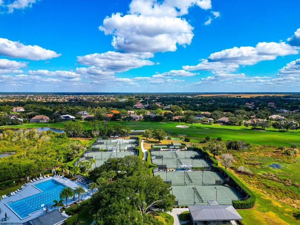 For Sale: $1,399,000 (5 beds, 3 baths, 2871 Square Feet)