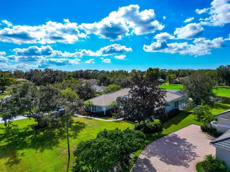 For Sale: $1,399,000 (5 beds, 3 baths, 2871 Square Feet)