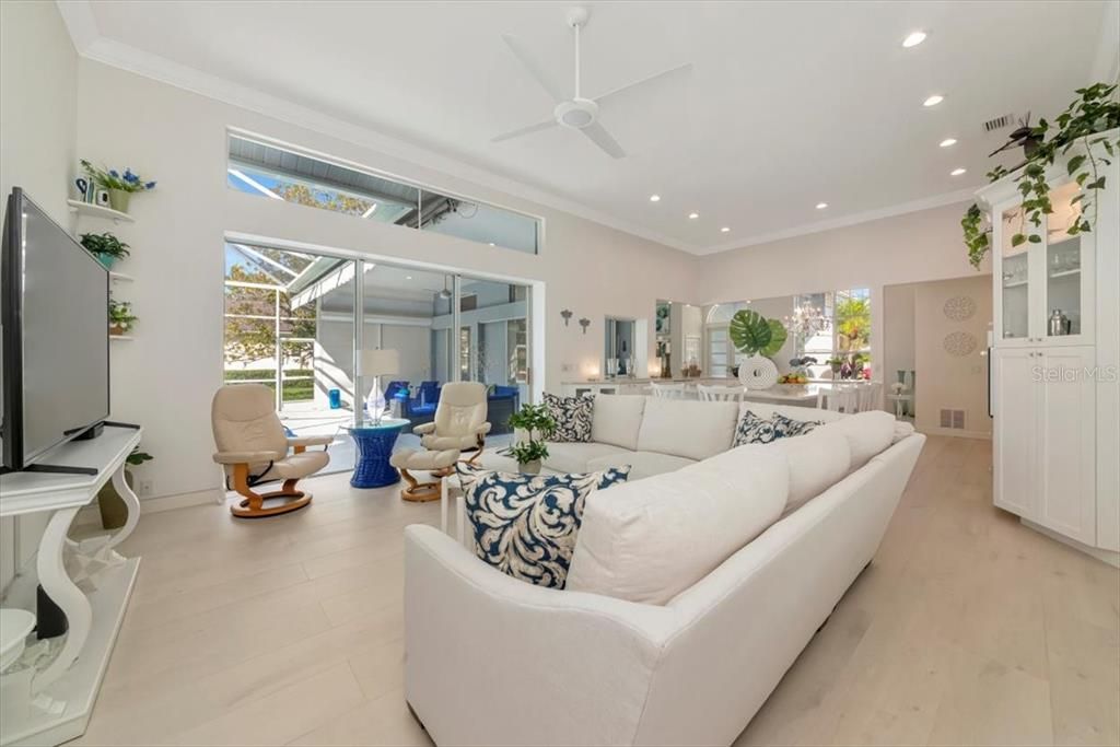 For Sale: $1,399,000 (5 beds, 3 baths, 2871 Square Feet)