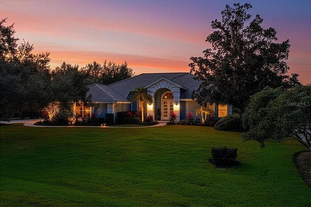 For Sale: $1,399,000 (5 beds, 3 baths, 2871 Square Feet)