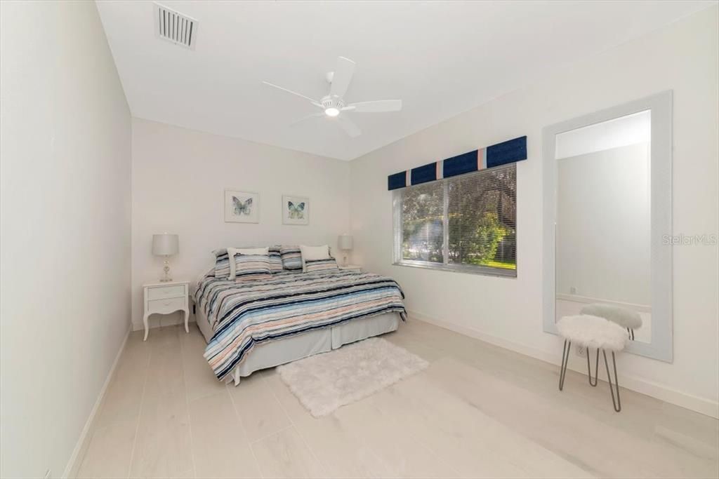 For Sale: $1,399,000 (5 beds, 3 baths, 2871 Square Feet)