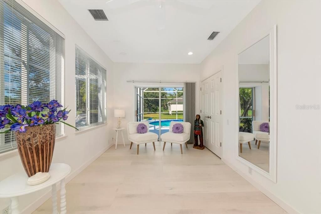 For Sale: $1,399,000 (5 beds, 3 baths, 2871 Square Feet)