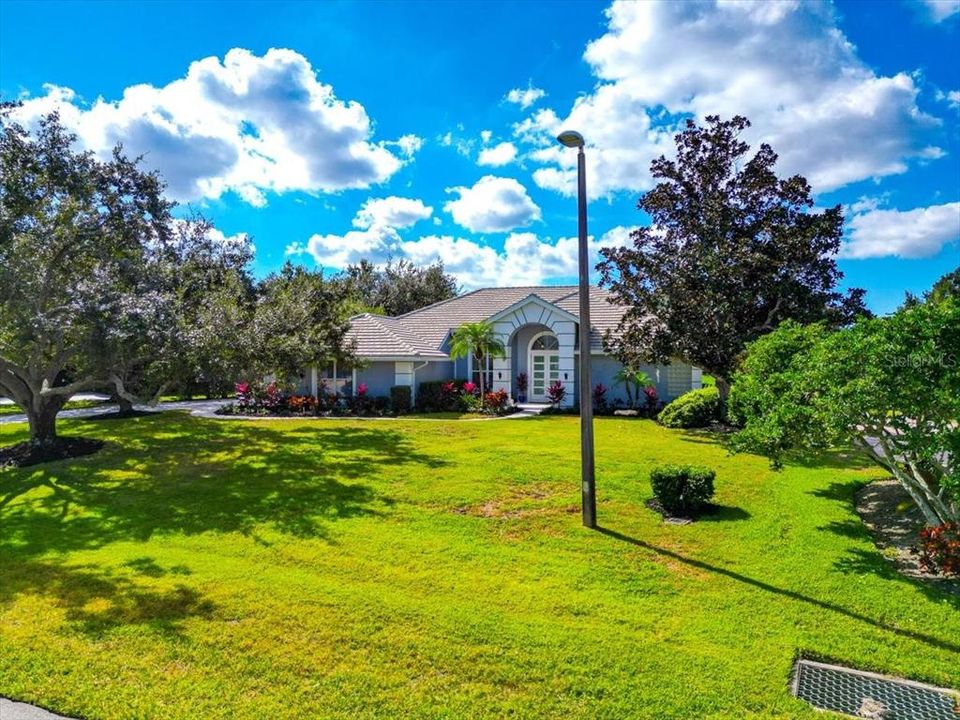 For Sale: $1,399,000 (5 beds, 3 baths, 2871 Square Feet)