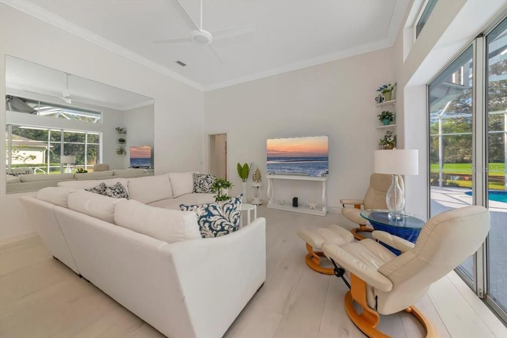 For Sale: $1,399,000 (5 beds, 3 baths, 2871 Square Feet)