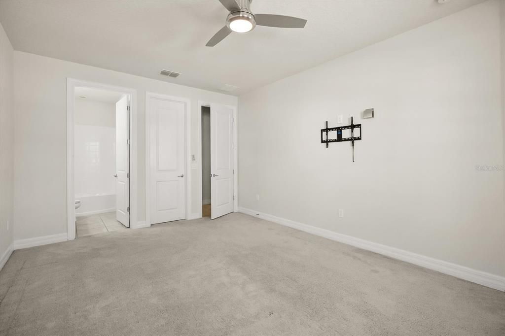 For Sale: $850,000 (3 beds, 3 baths, 2814 Square Feet)