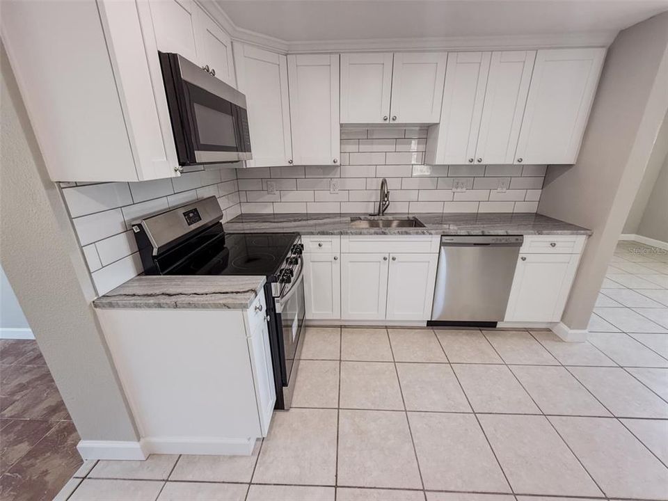 В аренду: $2,750 (2 спален, 2 ванн, 1851 Квадратных фут)