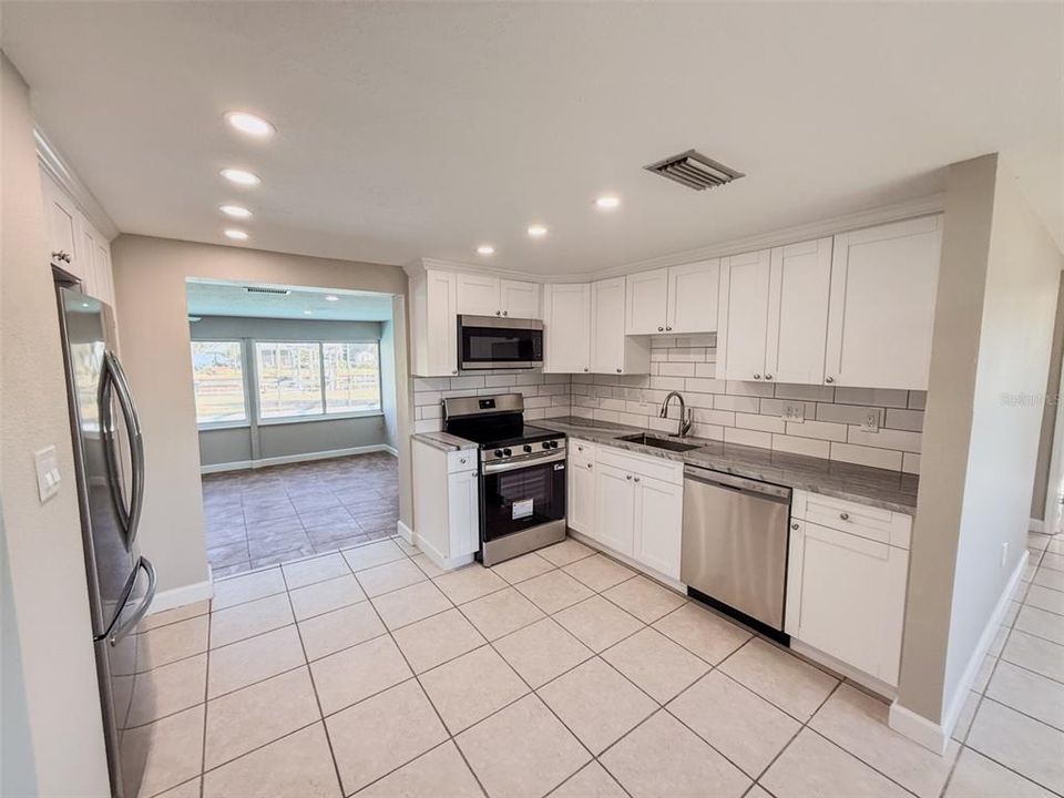 В аренду: $2,750 (2 спален, 2 ванн, 1851 Квадратных фут)