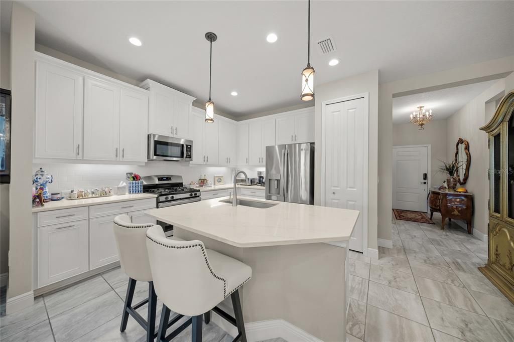 待售: $385,000 (2 贝兹, 2 浴室, 1525 平方英尺)