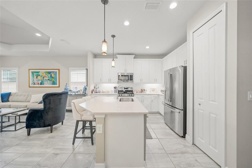 待售: $385,000 (2 贝兹, 2 浴室, 1525 平方英尺)