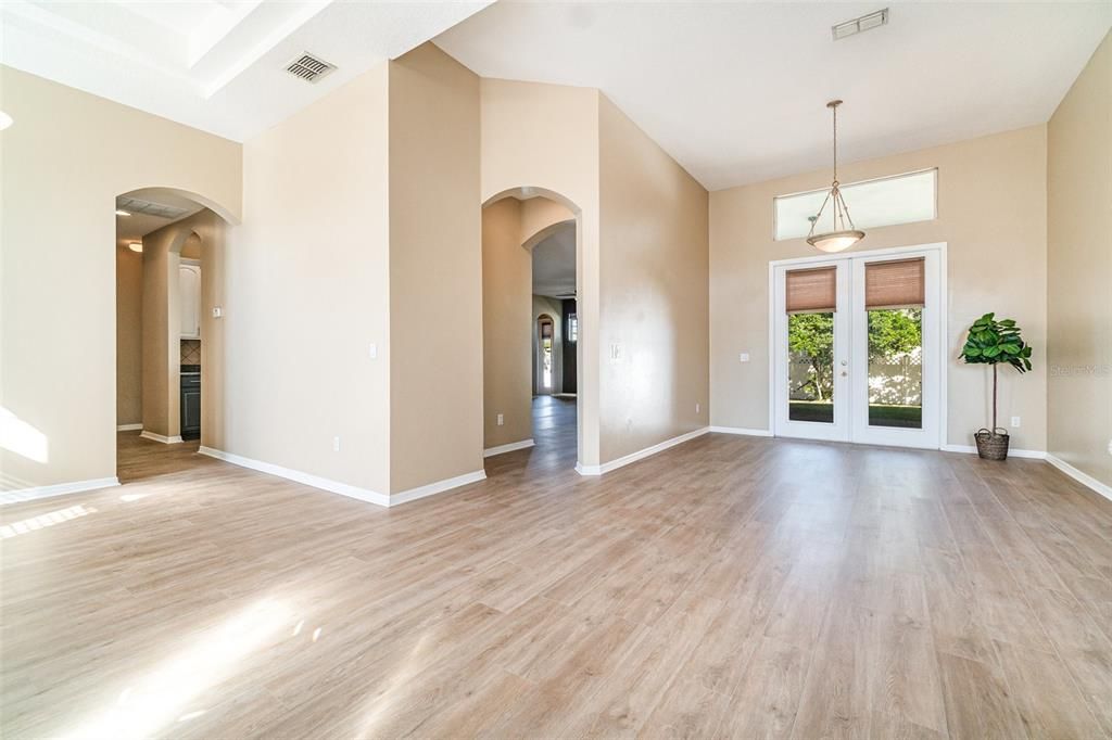 待售: $680,000 (4 贝兹, 3 浴室, 2975 平方英尺)