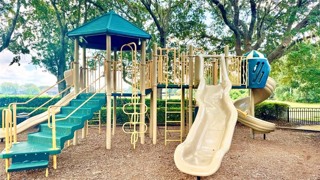 待售: $680,000 (4 贝兹, 3 浴室, 2975 平方英尺)