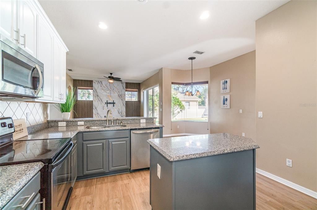 待售: $680,000 (4 贝兹, 3 浴室, 2975 平方英尺)