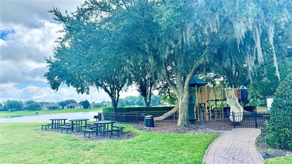 待售: $680,000 (4 贝兹, 3 浴室, 2975 平方英尺)