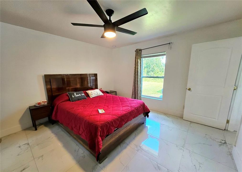 For Sale: $330,000 (3 beds, 2 baths, 1274 Square Feet)