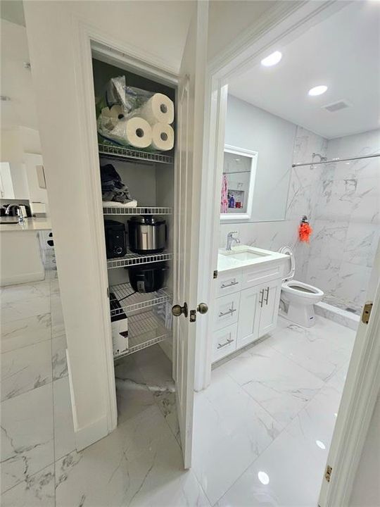 For Sale: $330,000 (3 beds, 2 baths, 1274 Square Feet)