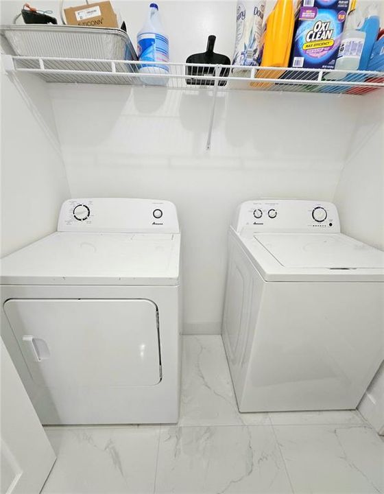 For Sale: $330,000 (3 beds, 2 baths, 1274 Square Feet)