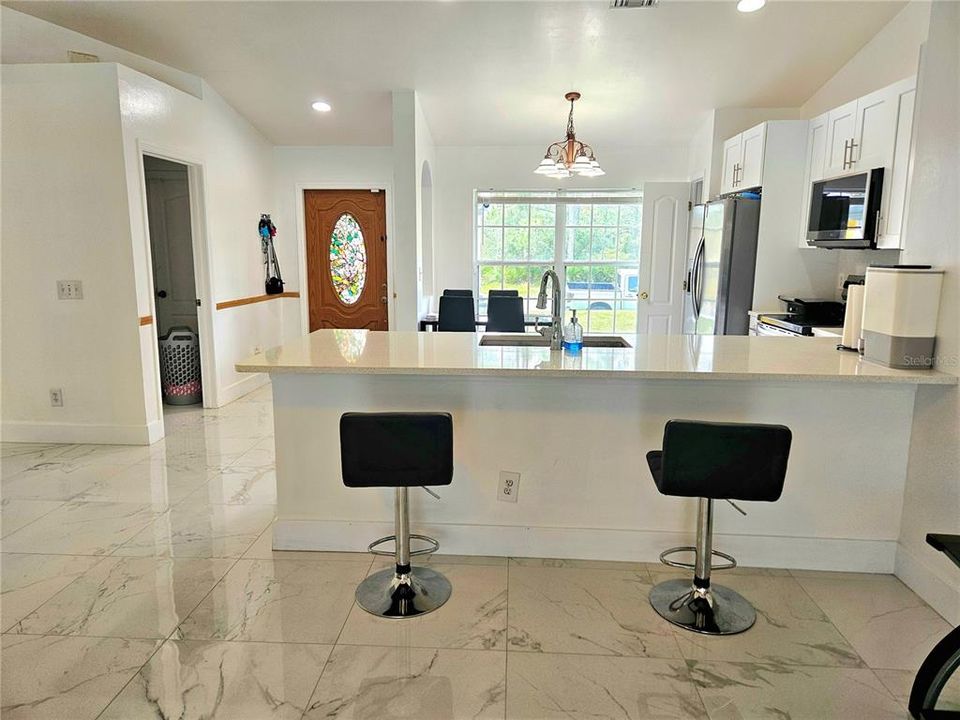 For Sale: $330,000 (3 beds, 2 baths, 1274 Square Feet)