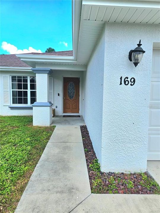 For Sale: $330,000 (3 beds, 2 baths, 1274 Square Feet)