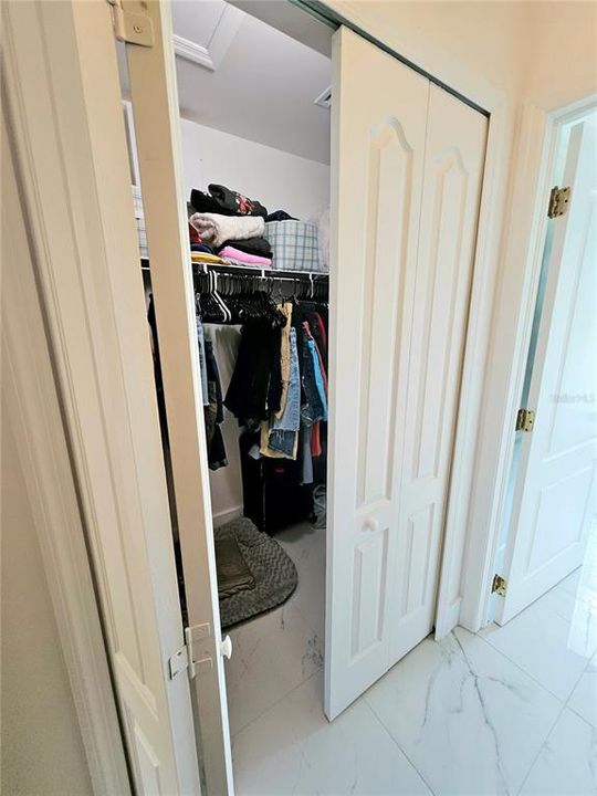 For Sale: $330,000 (3 beds, 2 baths, 1274 Square Feet)