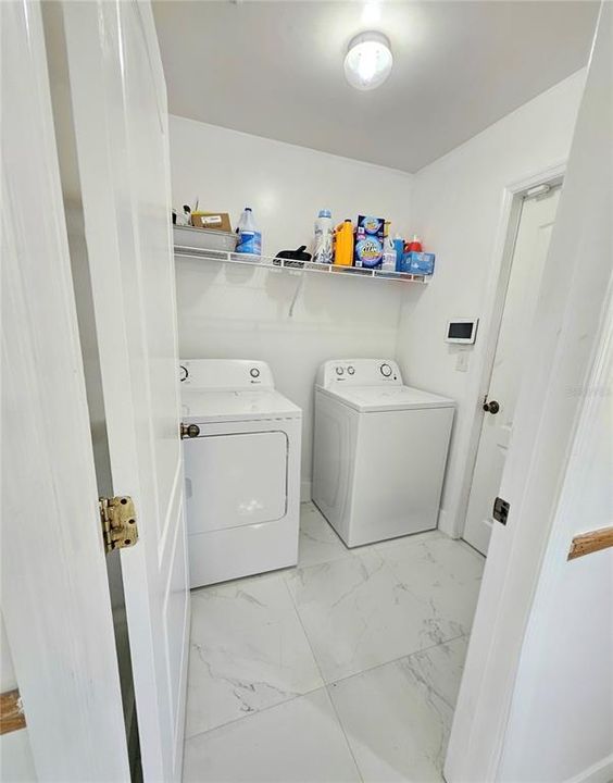 For Sale: $330,000 (3 beds, 2 baths, 1274 Square Feet)