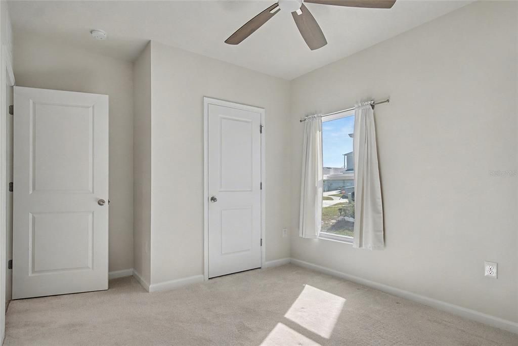 For Rent: $1,900 (3 beds, 2 baths, 1450 Square Feet)