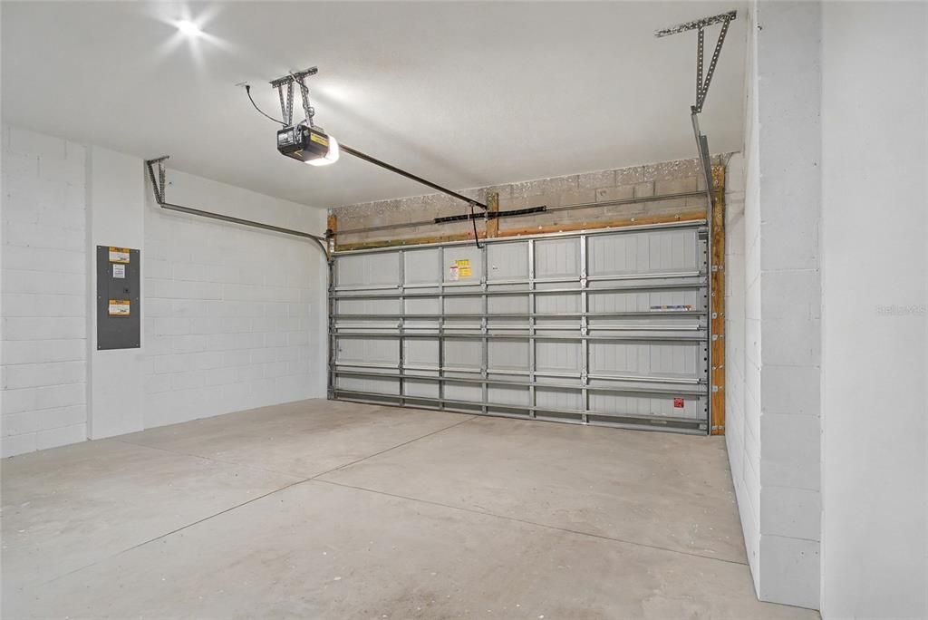 For Rent: $1,900 (3 beds, 2 baths, 1450 Square Feet)