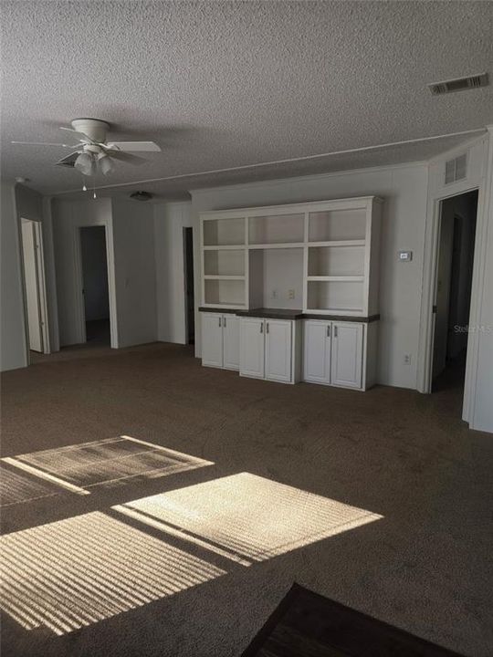 На продажу: $169,900 (3 спален, 2 ванн, 1293 Квадратных фут)