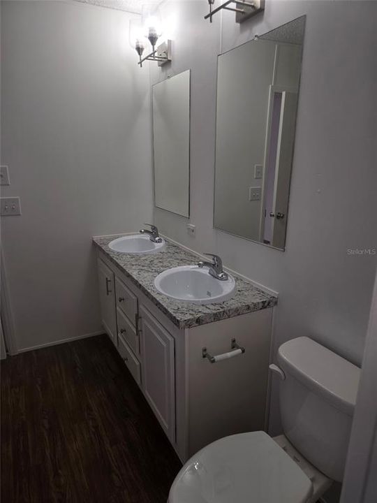 На продажу: $169,900 (3 спален, 2 ванн, 1293 Квадратных фут)