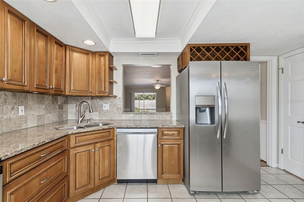 待售: $279,000 (2 贝兹, 2 浴室, 1178 平方英尺)