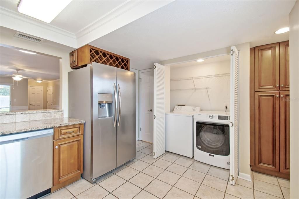 待售: $279,000 (2 贝兹, 2 浴室, 1178 平方英尺)