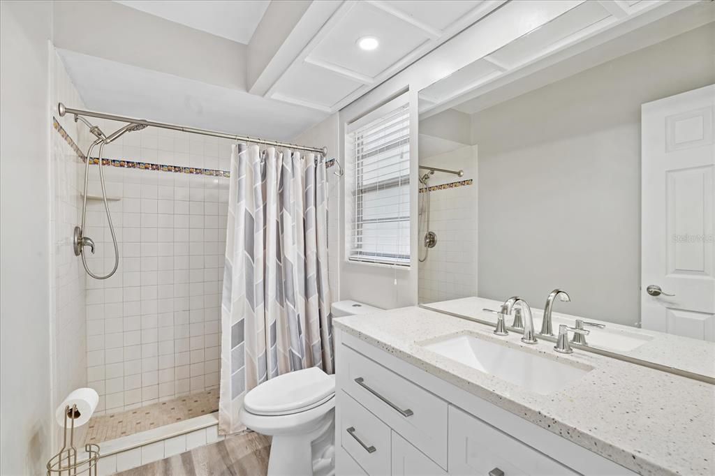 Active With Contract: $400,000 (3 beds, 2 baths, 1770 Square Feet)