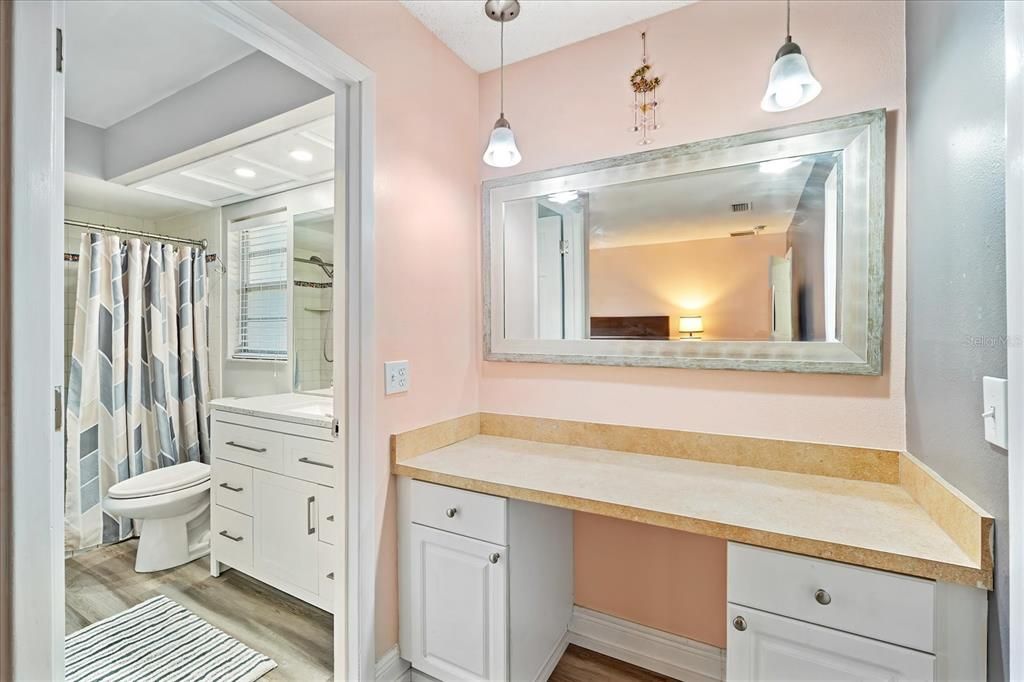 Active With Contract: $400,000 (3 beds, 2 baths, 1770 Square Feet)