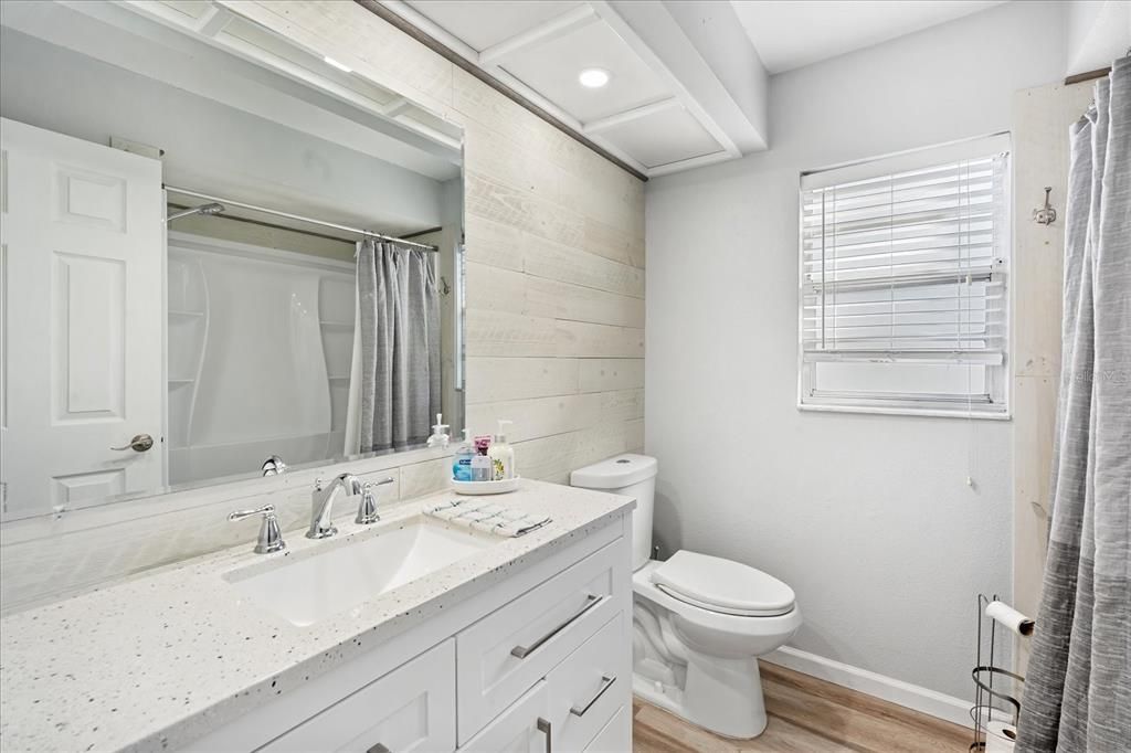 Active With Contract: $400,000 (3 beds, 2 baths, 1770 Square Feet)