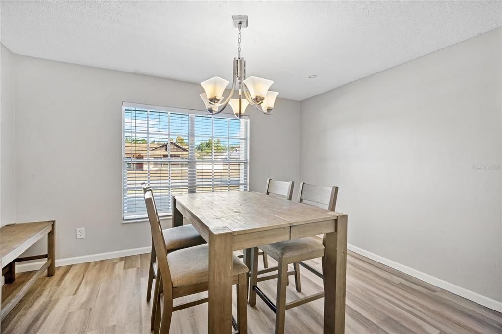 Active With Contract: $400,000 (3 beds, 2 baths, 1770 Square Feet)