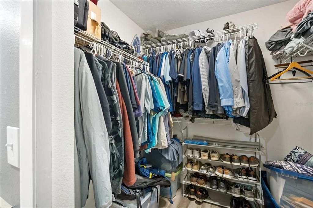 Active With Contract: $400,000 (3 beds, 2 baths, 1770 Square Feet)