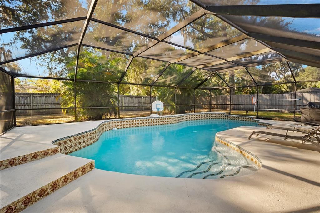 Active With Contract: $400,000 (3 beds, 2 baths, 1770 Square Feet)